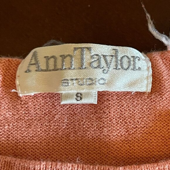 Vintage Ann Taylor Studio 100% Cotton Knit Shirt Peach Long Sleeve Size 8 - Picture 3 of 8